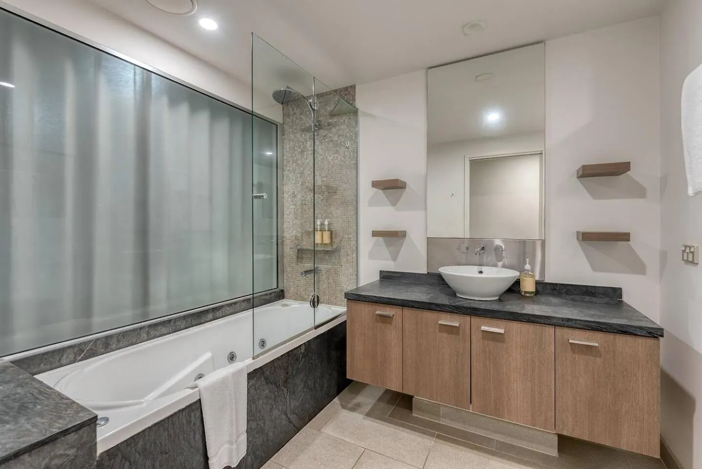 דירה פאלם קוב 'Hibiscus Haven' Resort-Style Chic By The Beach